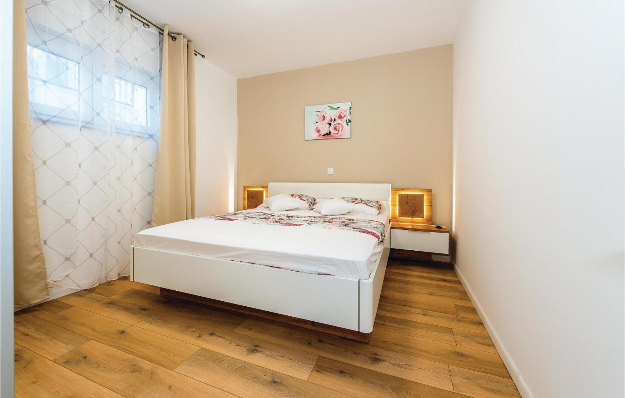 Beautiful Home In Sibenik With Kitchen Ngoại thất bức ảnh