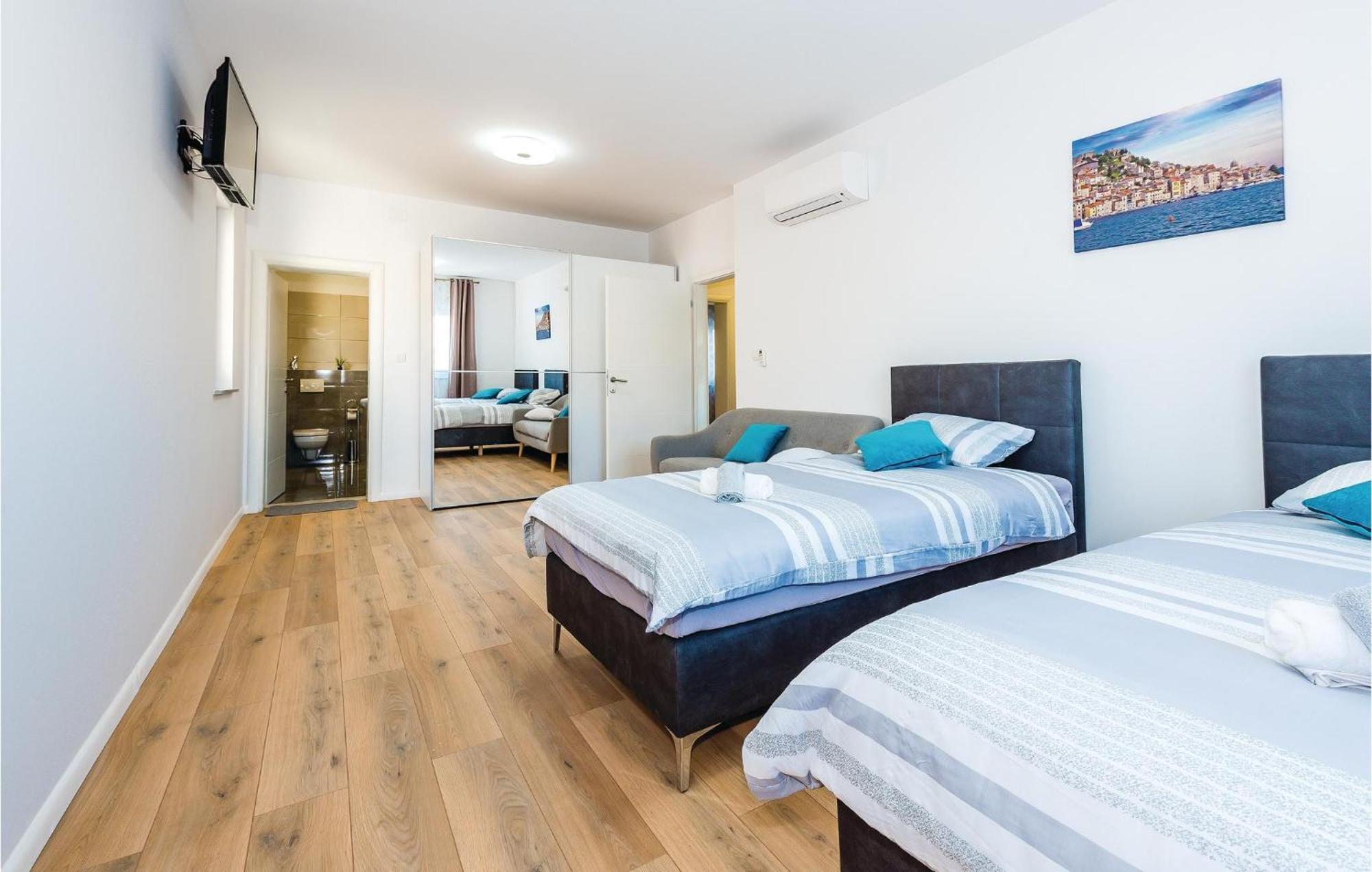 Beautiful Home In Sibenik With Kitchen Ngoại thất bức ảnh