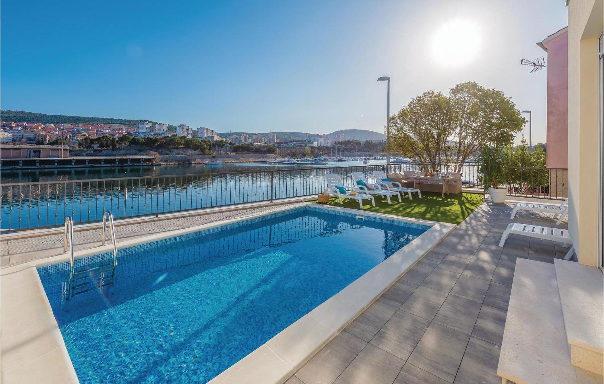 Beautiful Home In Sibenik With Kitchen Ngoại thất bức ảnh