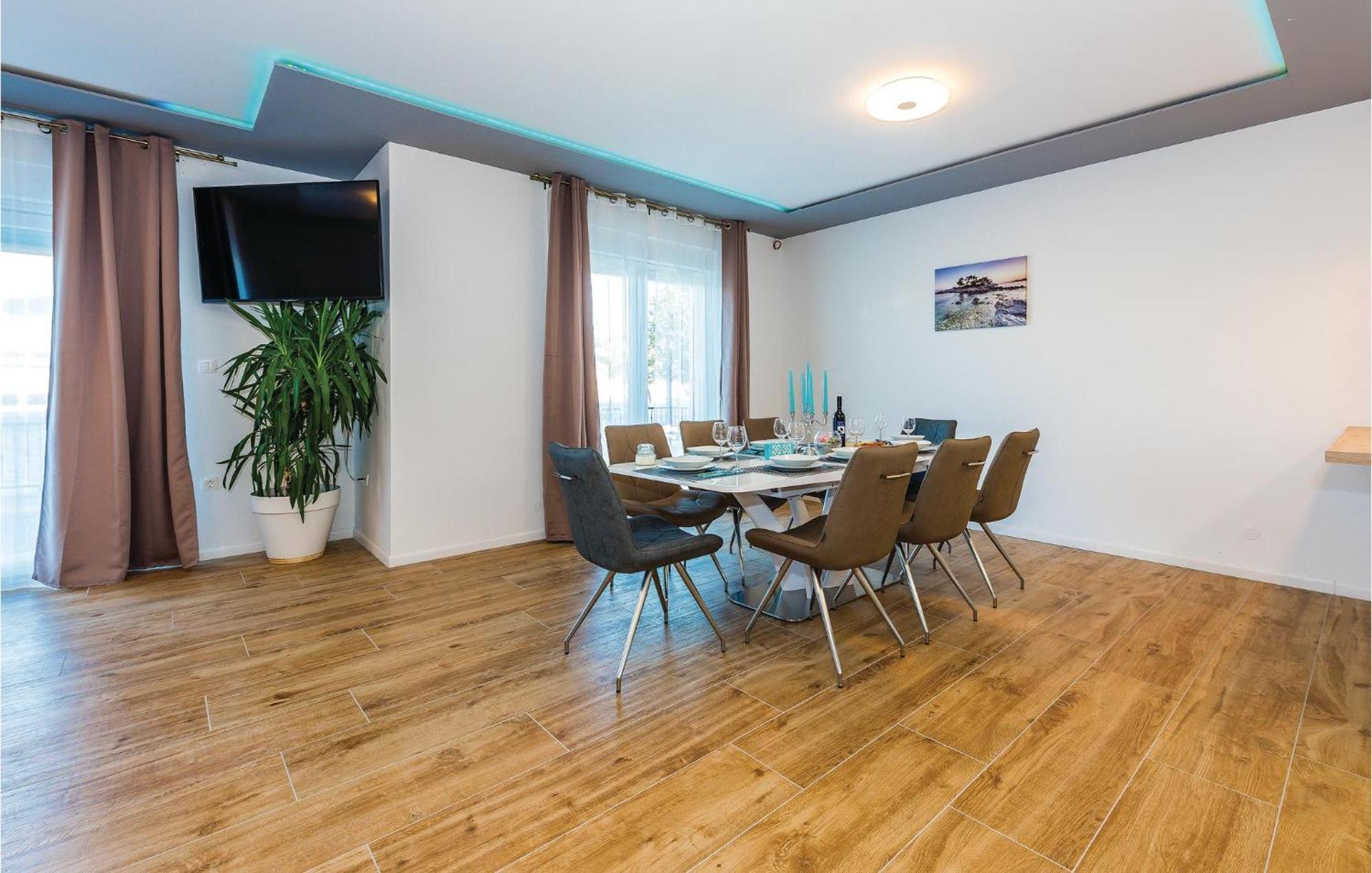 Beautiful Home In Sibenik With Kitchen Ngoại thất bức ảnh